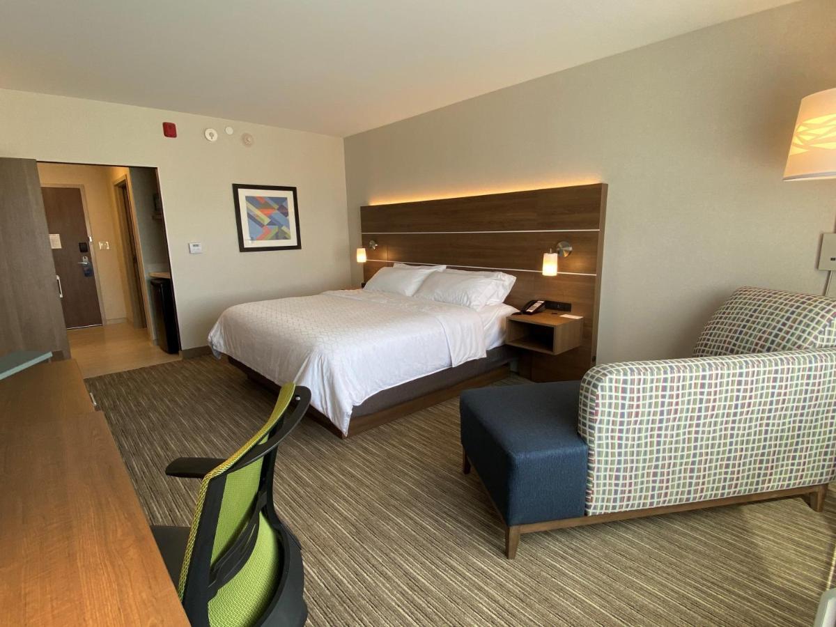 Holiday Inn Express & Suites - Aurora By Ihg Eksteriør billede