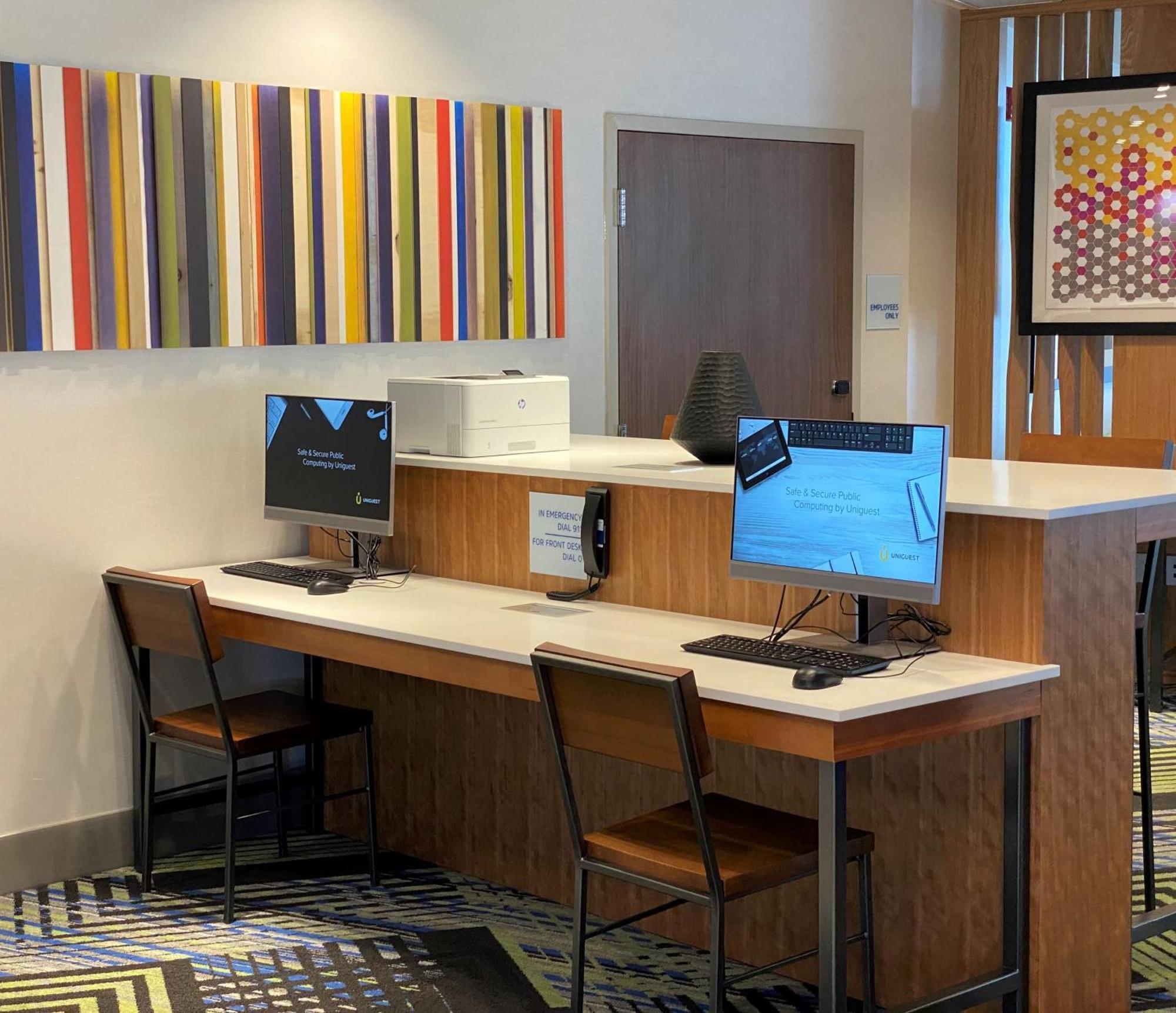 Holiday Inn Express & Suites - Aurora By Ihg Eksteriør billede
